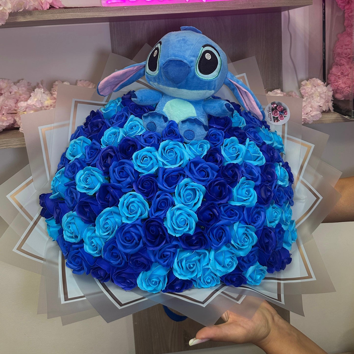 Buchet 101 Trandafiri + Stitch Mediu