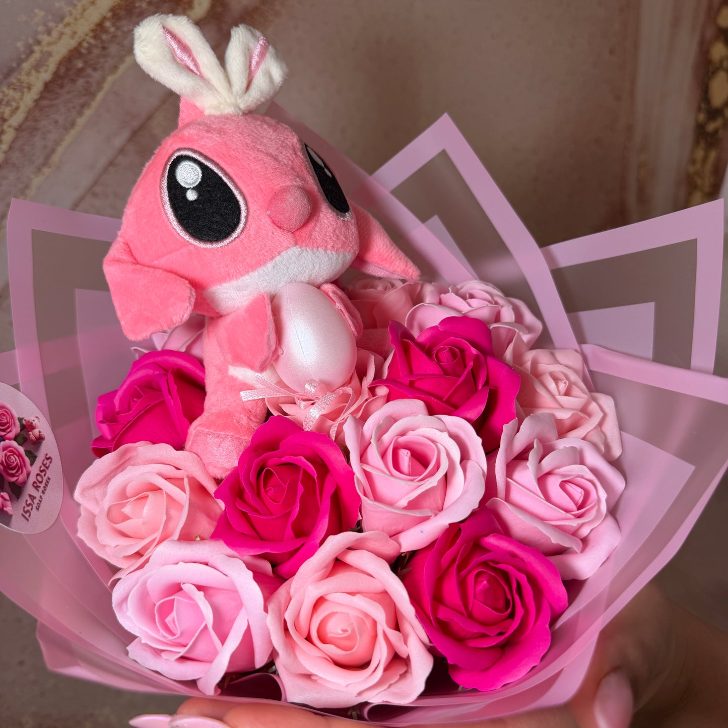 Buchet 15 Trandafiri+ Stitch mic Paște