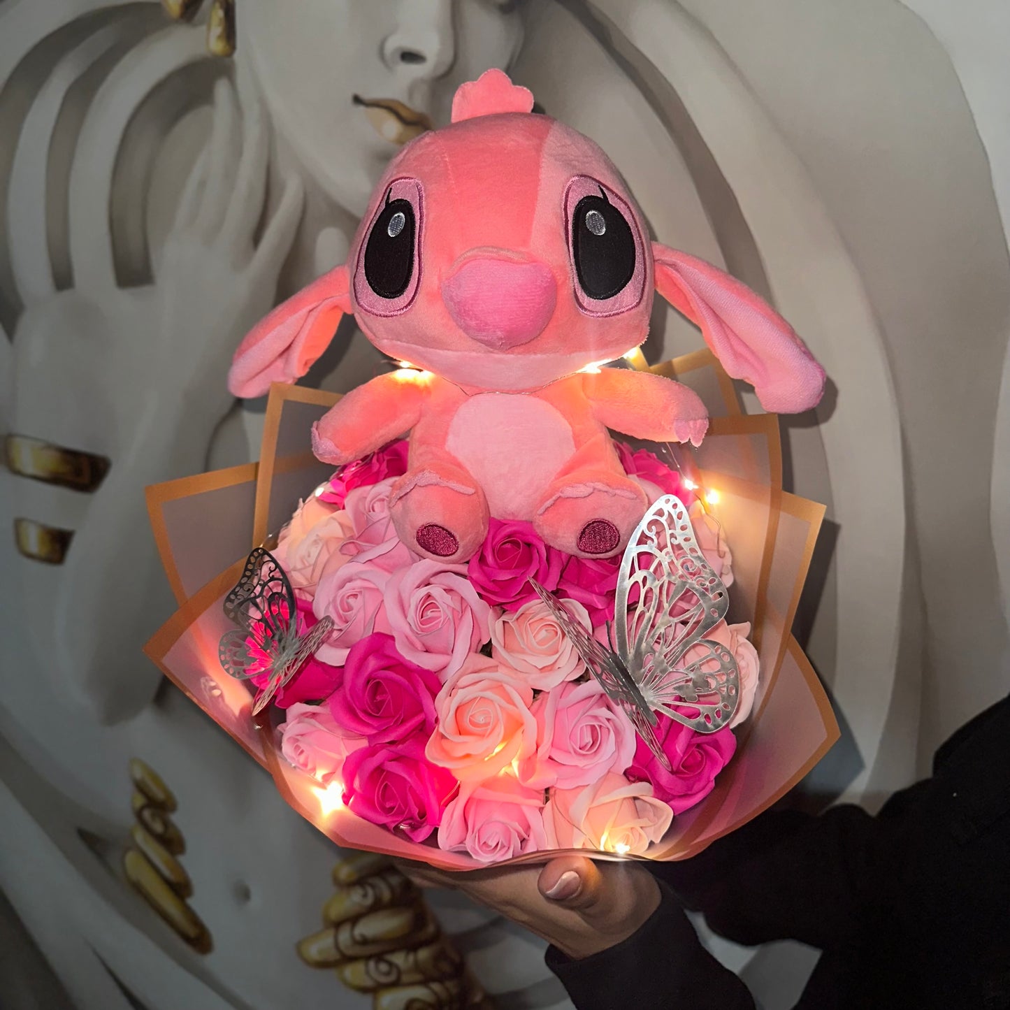 Buchet 31 Trandafiri + Stitch Mediu