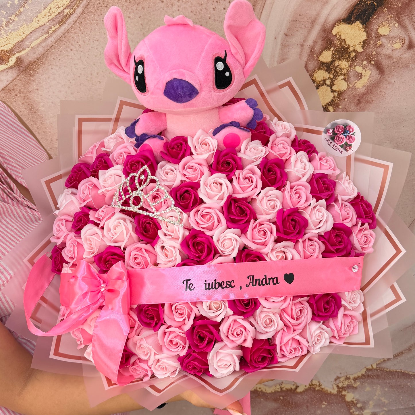 Buchet 101 Trandafiri + Stitch Mediu
