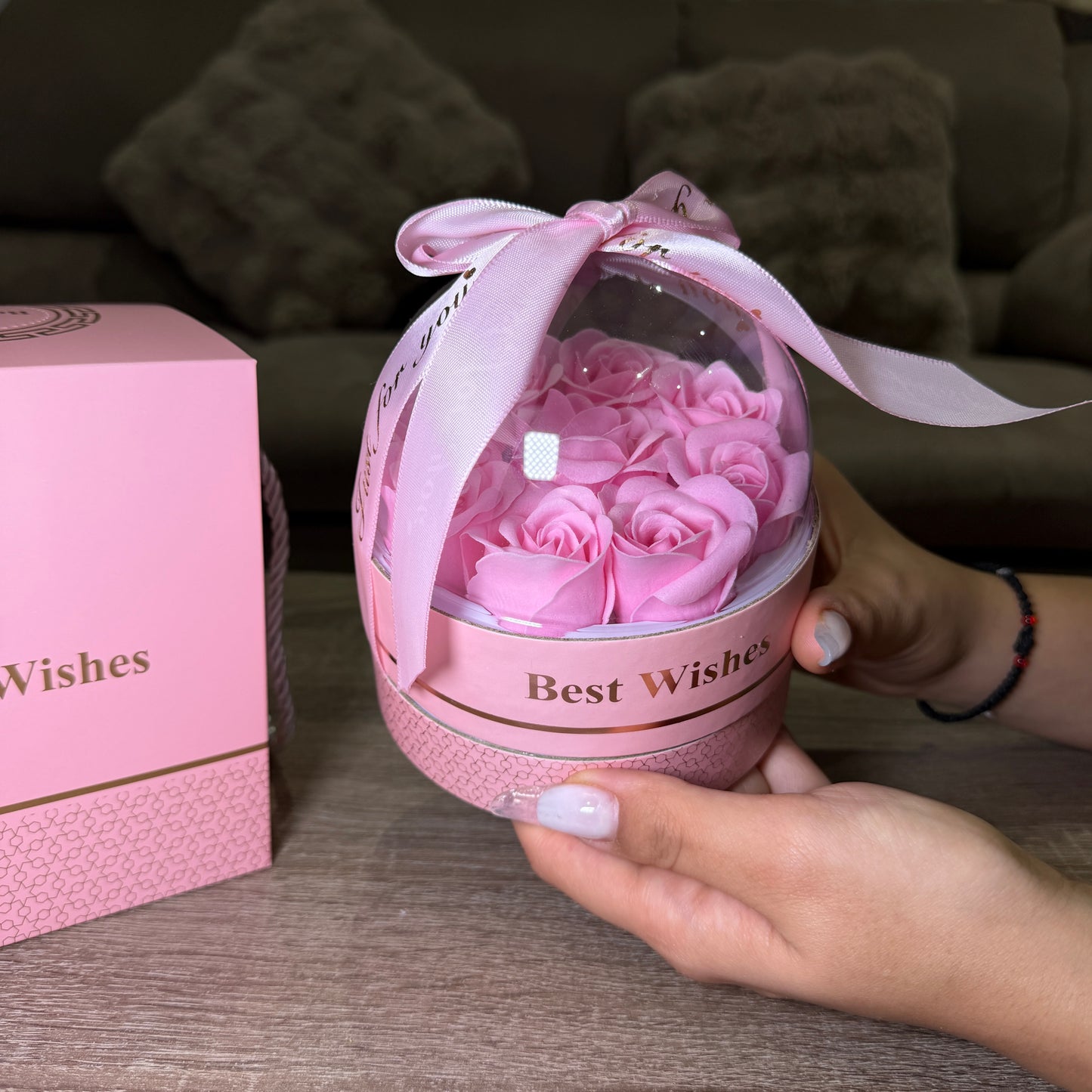 Premium Box + Lantisor Cadou