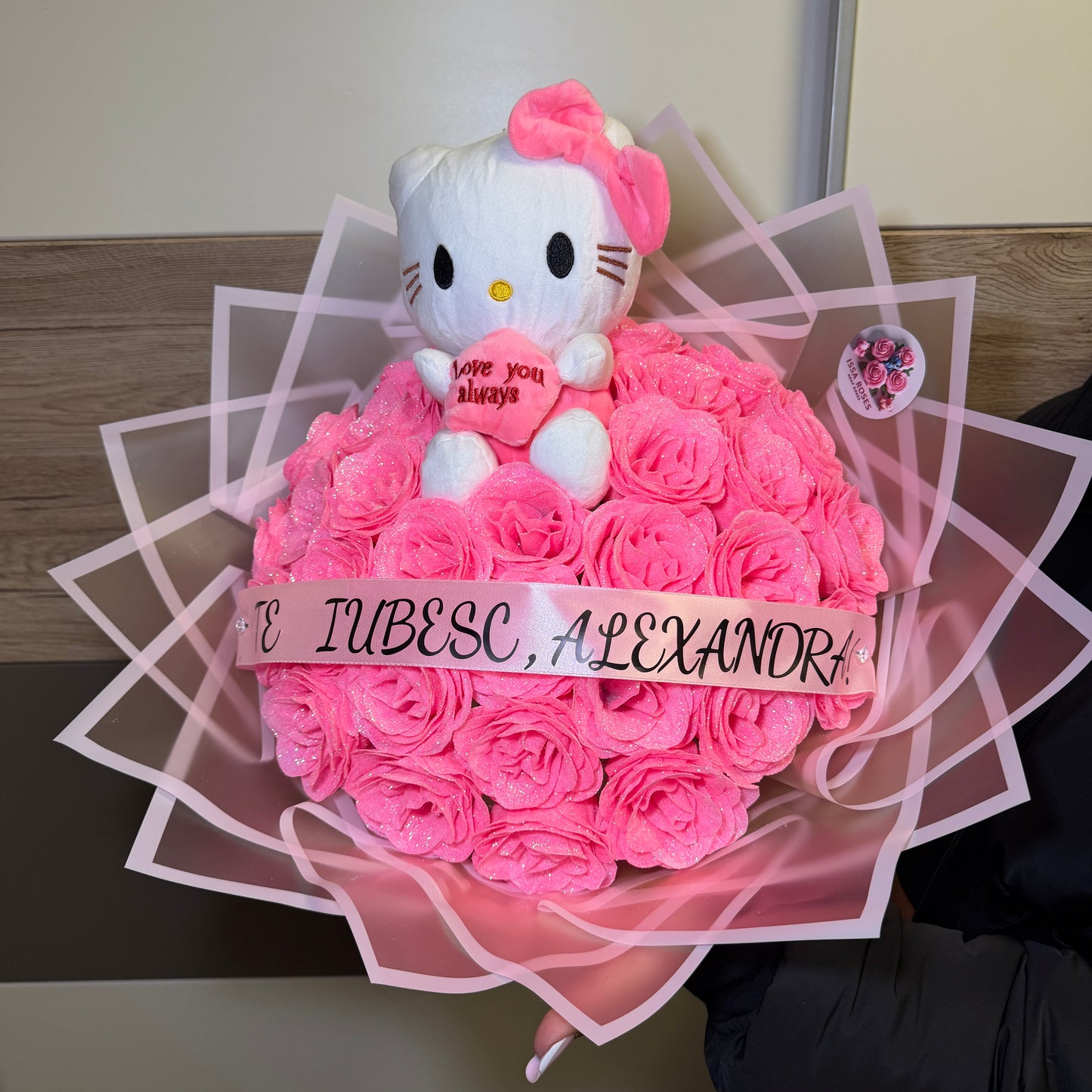 Buchet 29 Trandafiri Premium sclipici + Hello Kitty