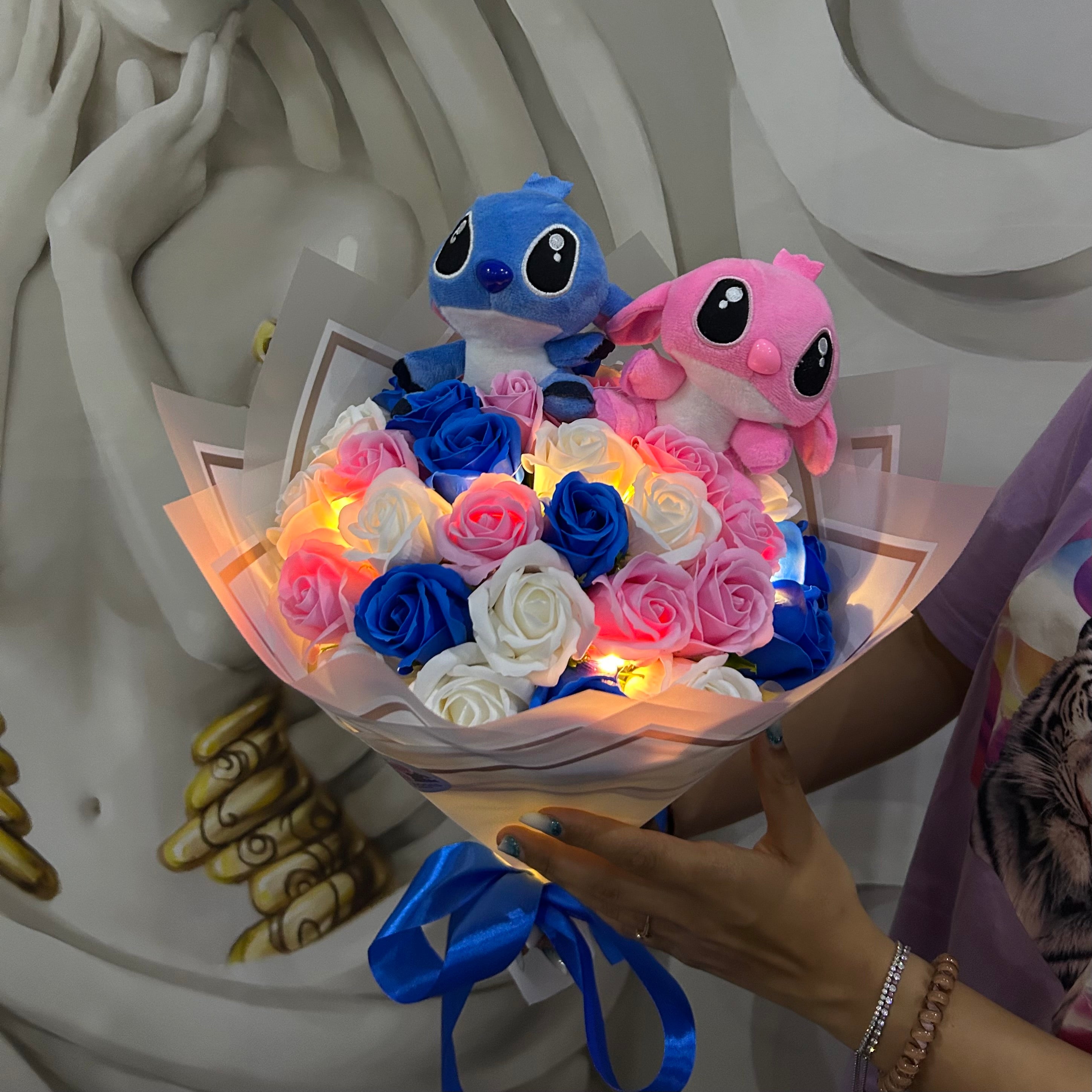 Buchet 31 Trandafiri Stitch&Angela – Issa Roses