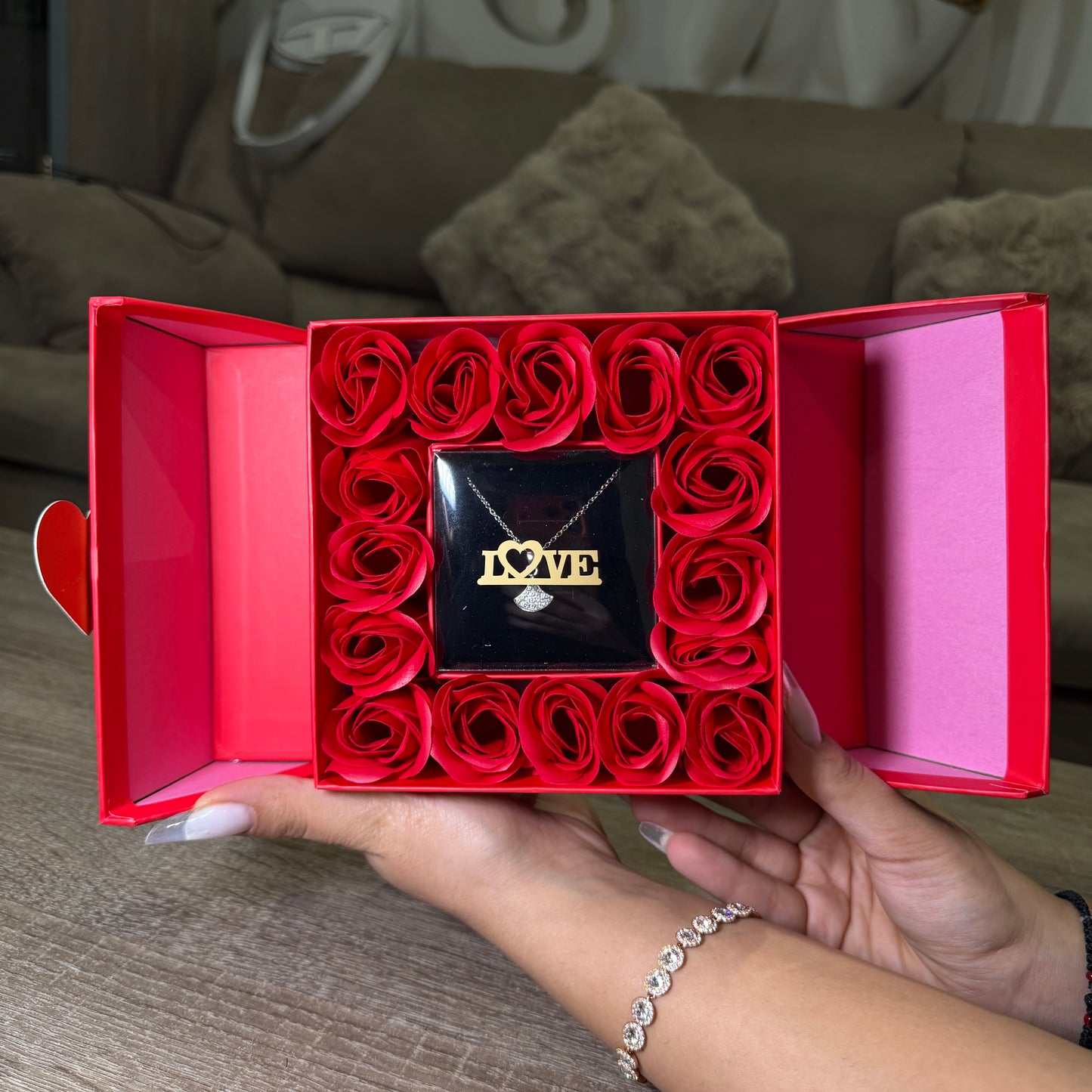 Love Box + Lantisor Cadou