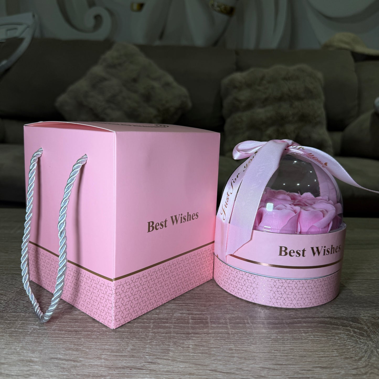 Premium Box + Lantisor Cadou