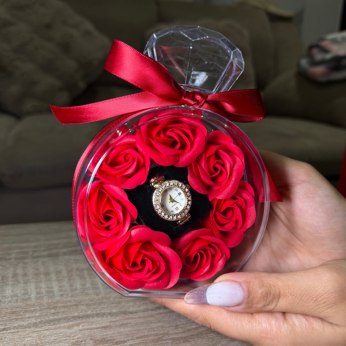 Cutie Diamant Trandafiri Sapun+ Ceas Cadou